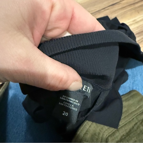 Athleta Brooklyn Short - Picture 6 of 8